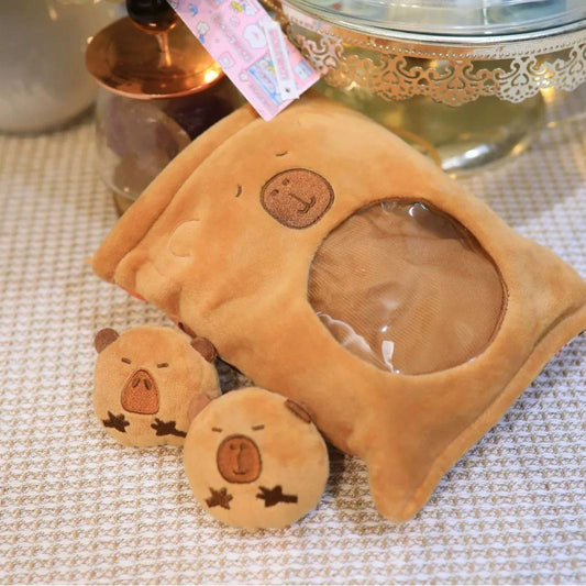 Bolsa con dos pelcuhes de Felpa Capybara